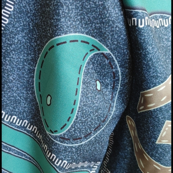 🃏 "Elf Style" Hooded Jacket - Picture 7 of 9